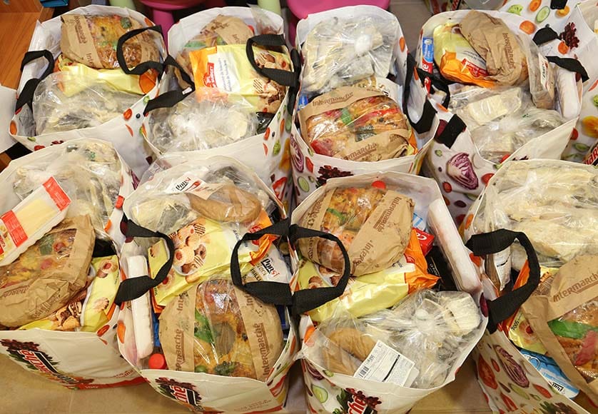 Vila do Bispo delivers Christmas hampers to families in need
