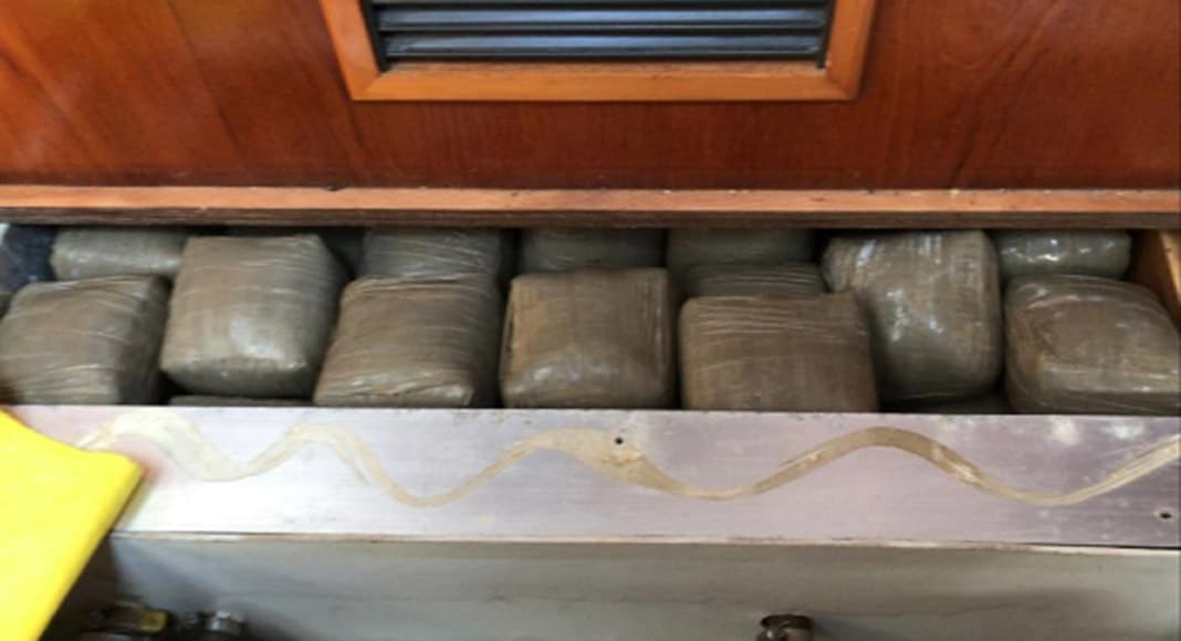 108 kilos of hashish seized from sailboat in Vilamoura|108 kilos of hashish seized from sailboat in Vilamoura