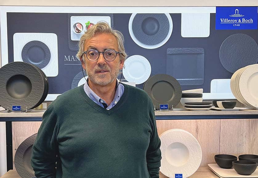 Owner José de Almeida Campos; Manufacture Rock Collection (background)|Artesiano Flower Art Collection