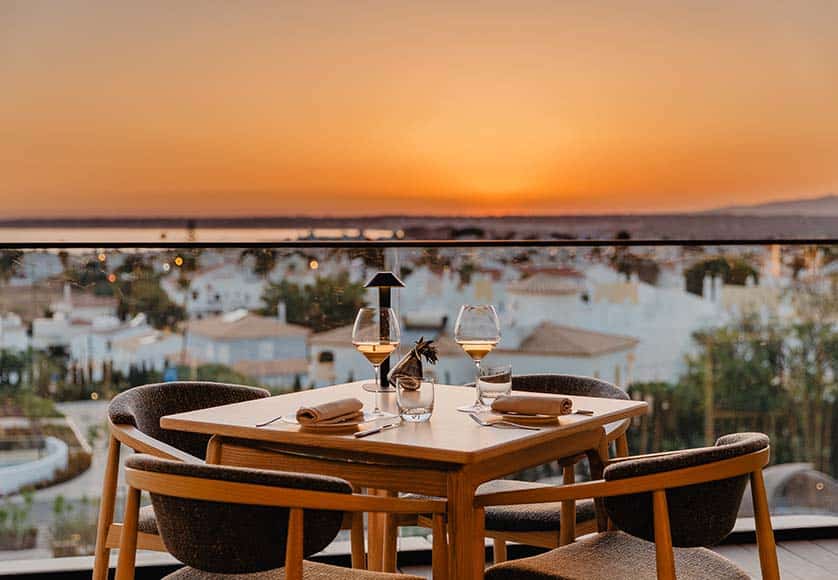 Beautiful sunset from the terrace|Manzo alla Fiamma - flamed beef with cherry tomatoes, baby gem lettuce and Porto wine sauce|The stylish Vino by Paper Moon|Oysters with champagne vinegar and wild strawberries sauce|Sommelier Miguel Martins