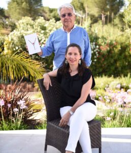 French pensioner raises €4,000 for Refood Almancil through book sales