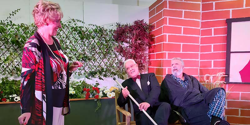 ‘A Bench in the Sun’ plays to sold-out houses in Lagoa intimate theater