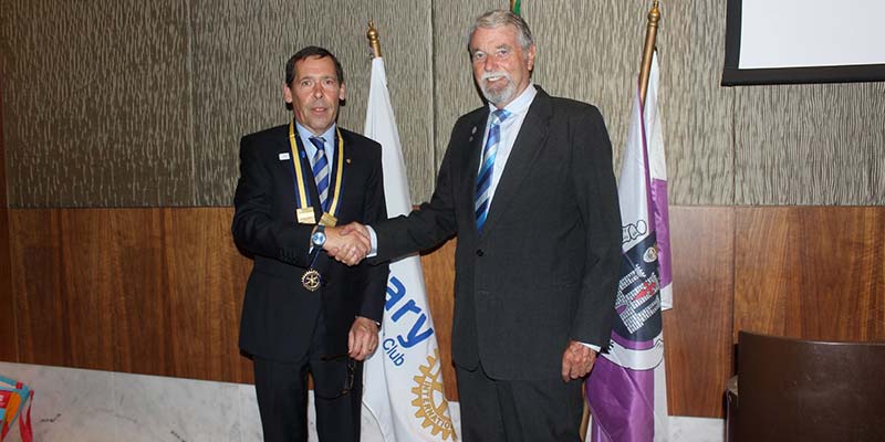 Almancil Rotary president receives chain of office