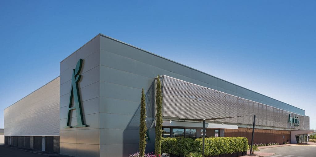Photo of the outside of Apolónia store in Lagoa where their Wine and Food Fair will be taking place|apolónia-2-sep-2024|apolónia-3-sep-2024