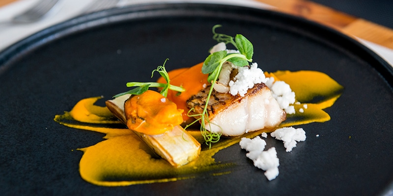 Photo of one the plates served at chef Vitor Veloso's new Aurora Restaurant in Loulé|View of the inside of chef Vitor Veloso's new Aurora Restaurant in Loulé|