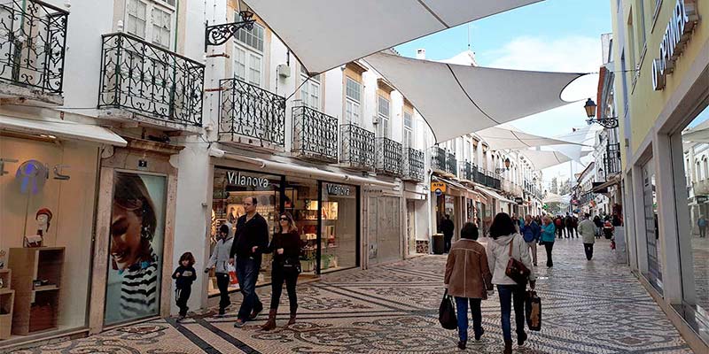 Faro’s downtown businesses expect worst Christmas in years