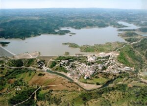 Two Algarve dams to release water as authorities advise caution