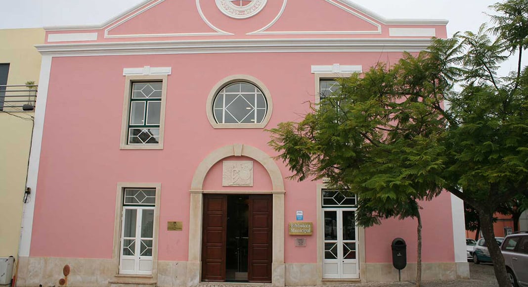 Lagoa municipal library