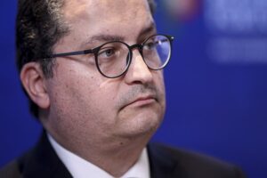 Outgoing finance minister shows Portugal “cautious on joining EU defence spending splurge”