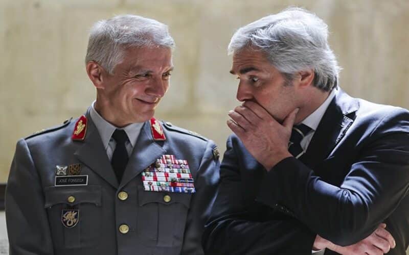 Ultra-crepidarian is the 'word of today'. General José Nunes da Fonseca (left) with defence minister Nuno Melo,. Image: Lusa