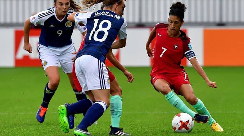 claudia_neto_seleccao_feminina_futebol_portugal_foto_uefa181179d0_base.jpg