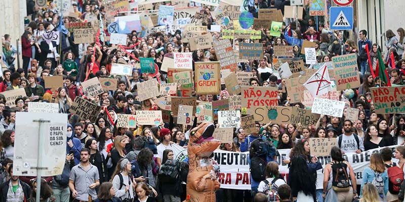 Thousands of ‘young activists’ march through Lisbon in defence of planet