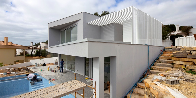 Construction of an energy-efficient house by CORE Architects in the Algarve
