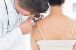 Dermatologist who earned over €700,000 in ‘additional surgeries’ approved and coded own work