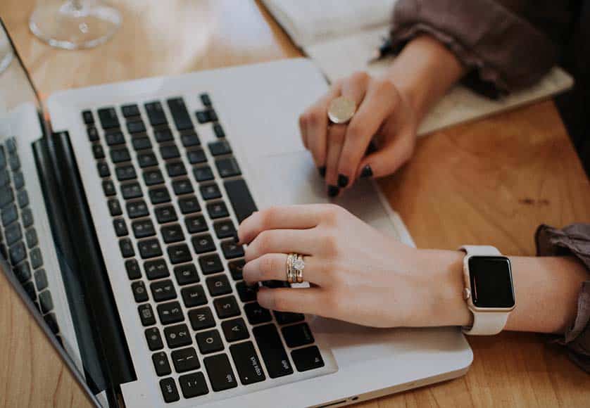 digital-nomad-laptop-work-algarve-quinta-lopes|digital-nomad-laptop-villa-algarve-quinta-vales|digital-nomad-long-rental-work-villa-self-catering-algarve-quinta-vales|nomad-digital-outdoor-terrace-vineyard-work-quinta-vales