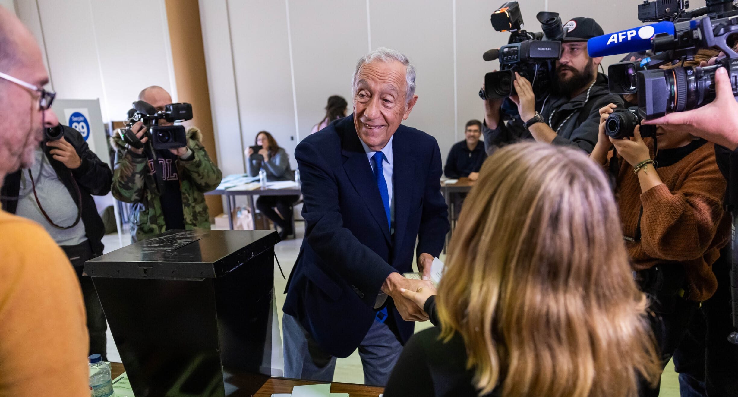 Marcelo voted on Sunday in Lisbon, appealing to all citizens to exercise their right to vote on March 10. Image: José Sena Goulão/ Lusa
