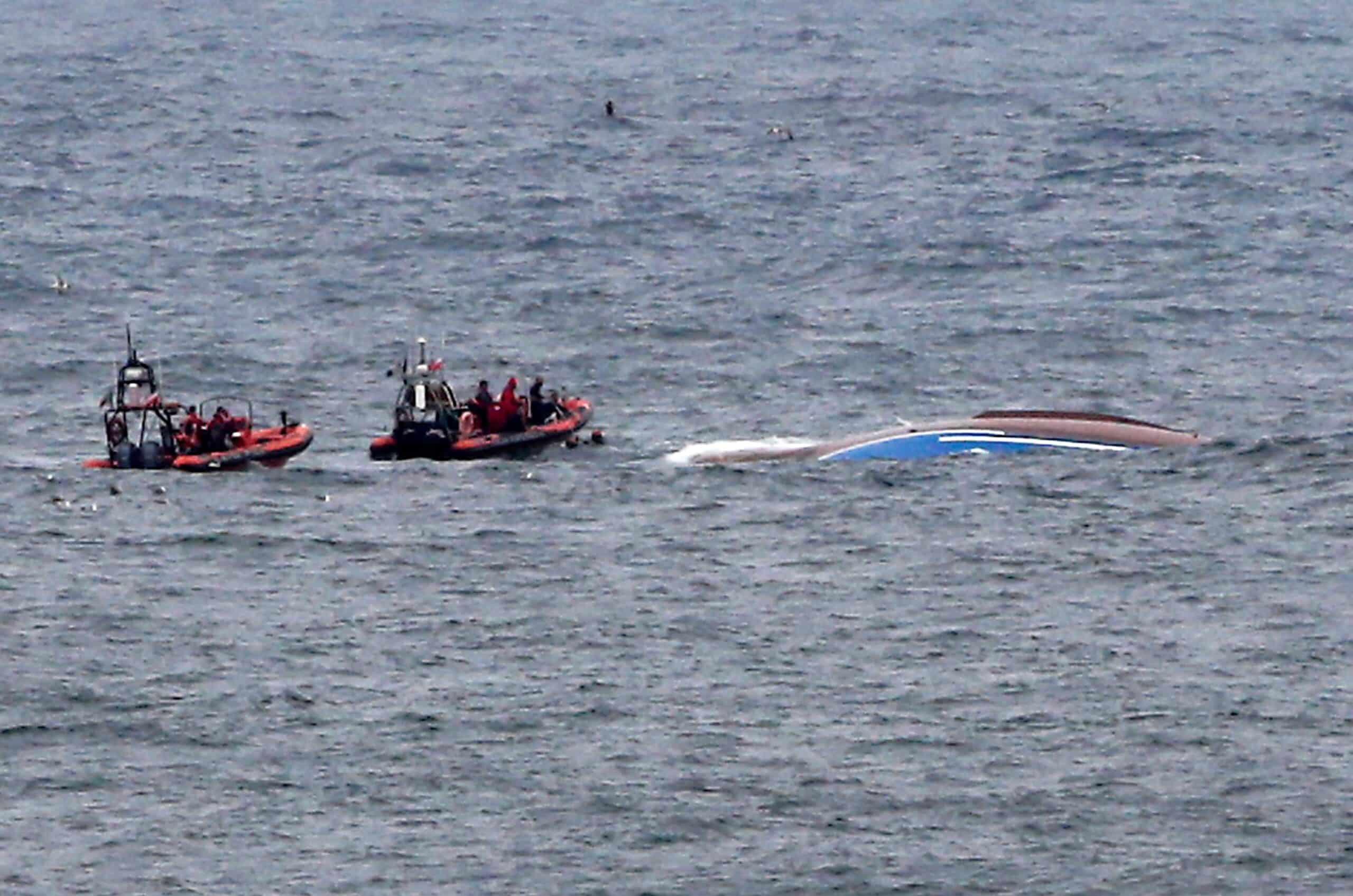 Three bodies discovered in shipwrecked boat