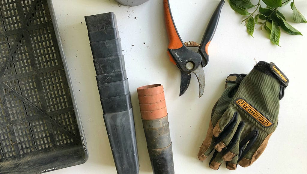 gardening tools||Shredder in action