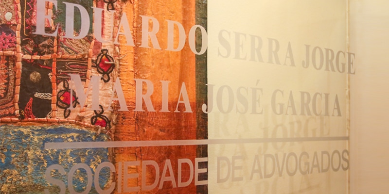 Entrance of the Eduardo Serra Jorge & Associados law firm|Photo of the meeting room at Eduardo Serra Jorge & Associados