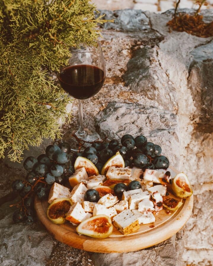 food-wine-figs-grapes-Algarve-Quinta-vales|food-wine-chicken-piri-piri-Algarve-quinta-vales|Food-wine-clams-Portugal-Quinta-vales|Food-wine-sardines-fish-Portugal-Quinta-vales