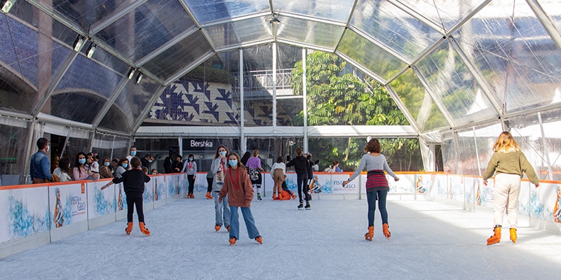 Photo of Forum Algarve's Ice Rink with people (locals and tourists) skating