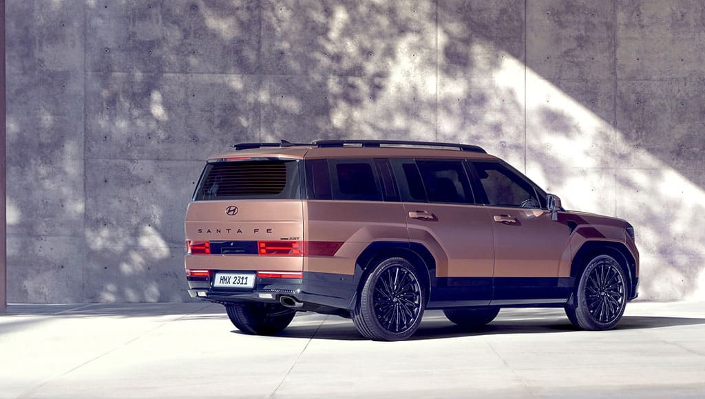 hyundai-santa-fe-boasts-bold-new-design-exterior-09