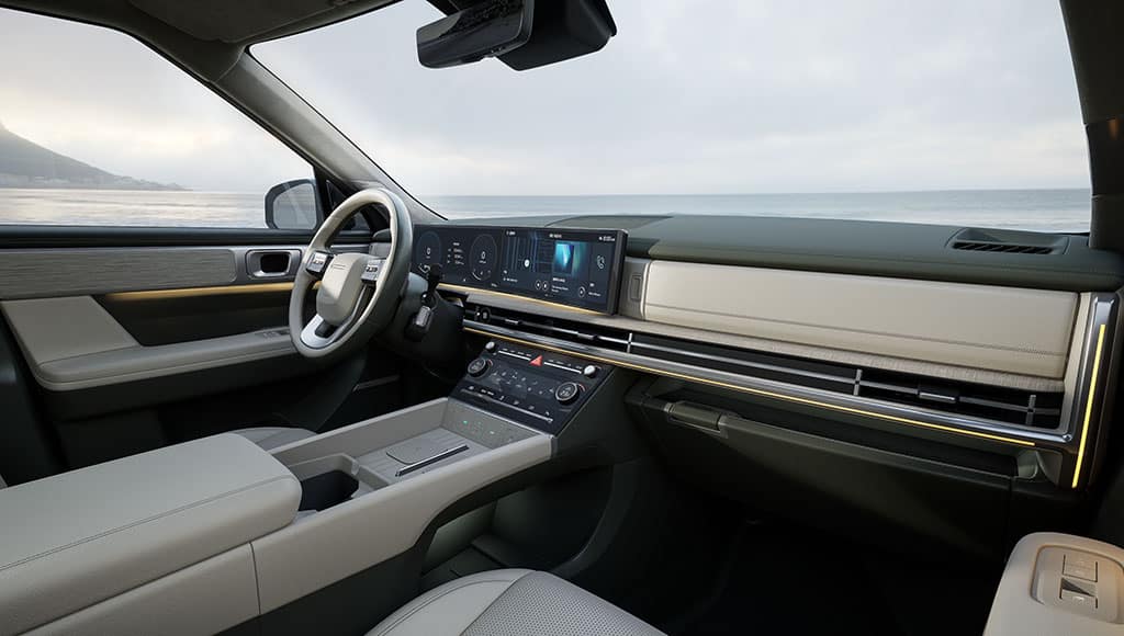 hyundai-santa-fe-boasts-bold-new-design-interior-01