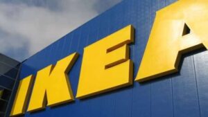 Five well-dressed women stage IKEA heist; make off in Porsche