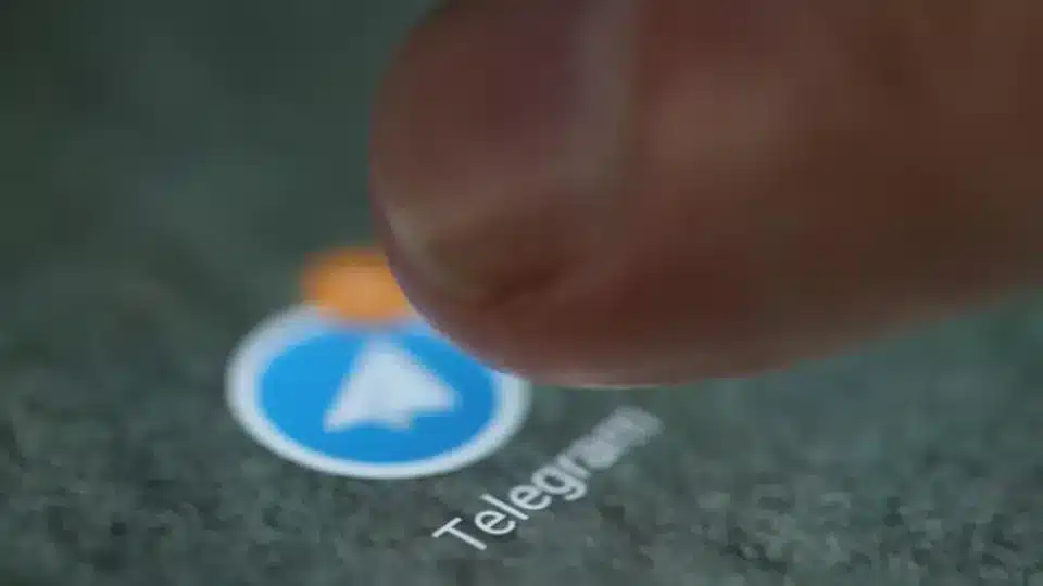 illustration-telegram-app-logo-smartphone