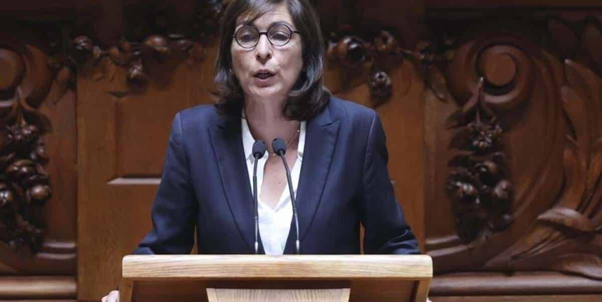 New Socialist MEP Ana Catarina Mendes did not pull her punches in what was probably her last speech in parliament for the forseeable future. Image: Lusa