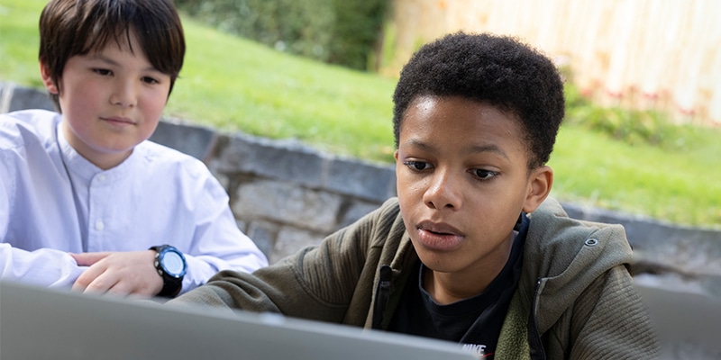 |King’s InterHigh online school logo