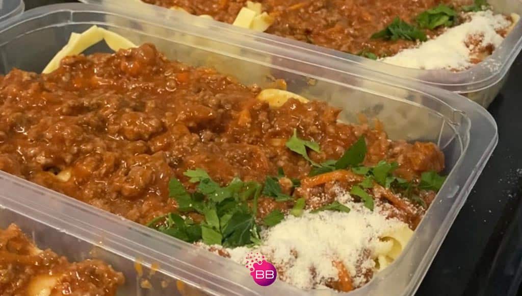 Photo of a packed meal of Pasta Bolognese that can be found at the take-away section of Lagos Intermarché