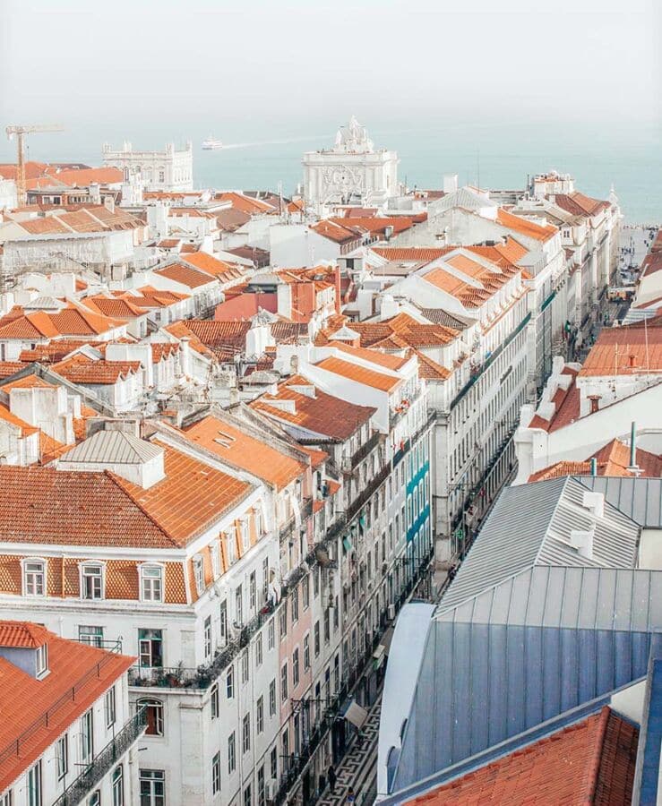 Baixa, Lisbon – Photo: JOEL FILIPE/UNSPLASH|The Shard, London – Photo: SAMUEL HAGGS/UNSPLASH