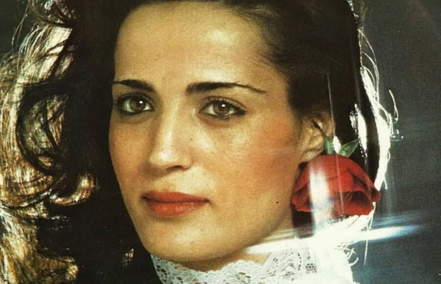 Singer Linda de Suza