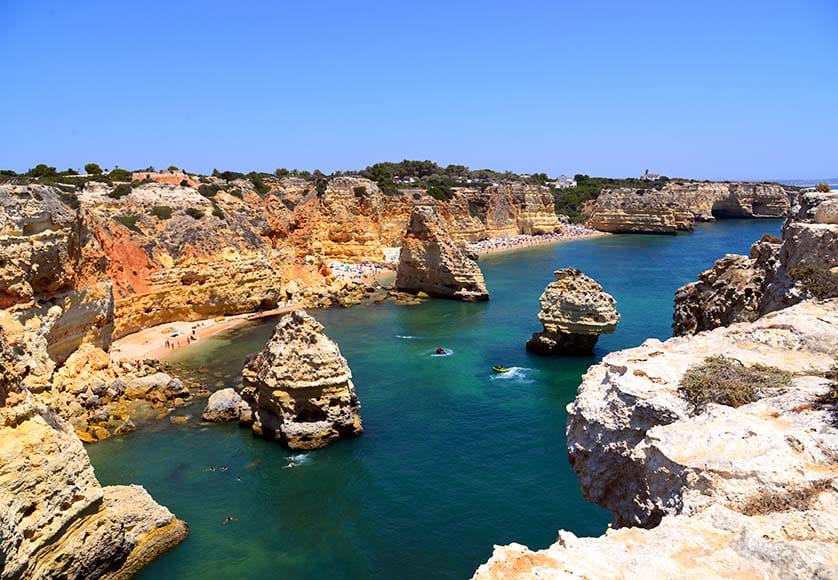 Marinha beach, Lagoa