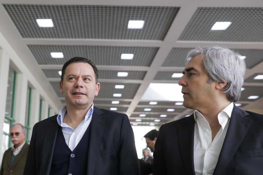 PM Luís Montenegro (left) and defence minister Nuno Melo on their way to the US: Image: Paulo Cunha/ Lusa