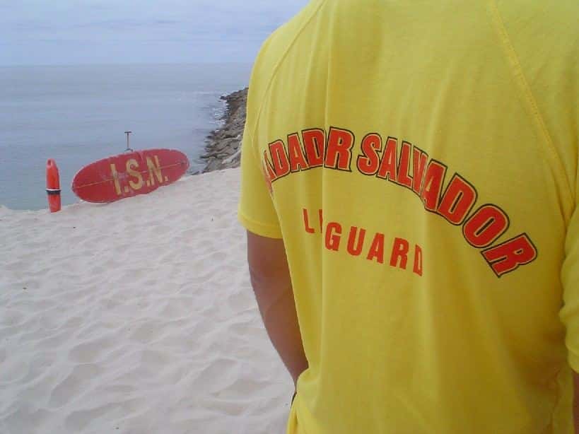 nadador-salvador.jpg
