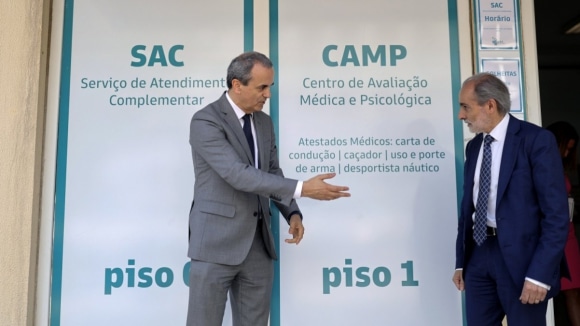 The initials used for SNS reforms (SAC and CAMP) may be a little odd, but their intentions promise to revolutionise an antiquated service. Fernando Araújo (left) at today's press conference in Viana do Castelo