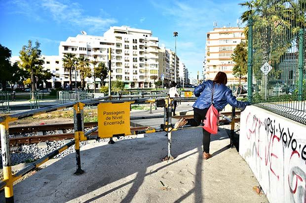 olhao-railway-crossing-by-bfp-7.jpg