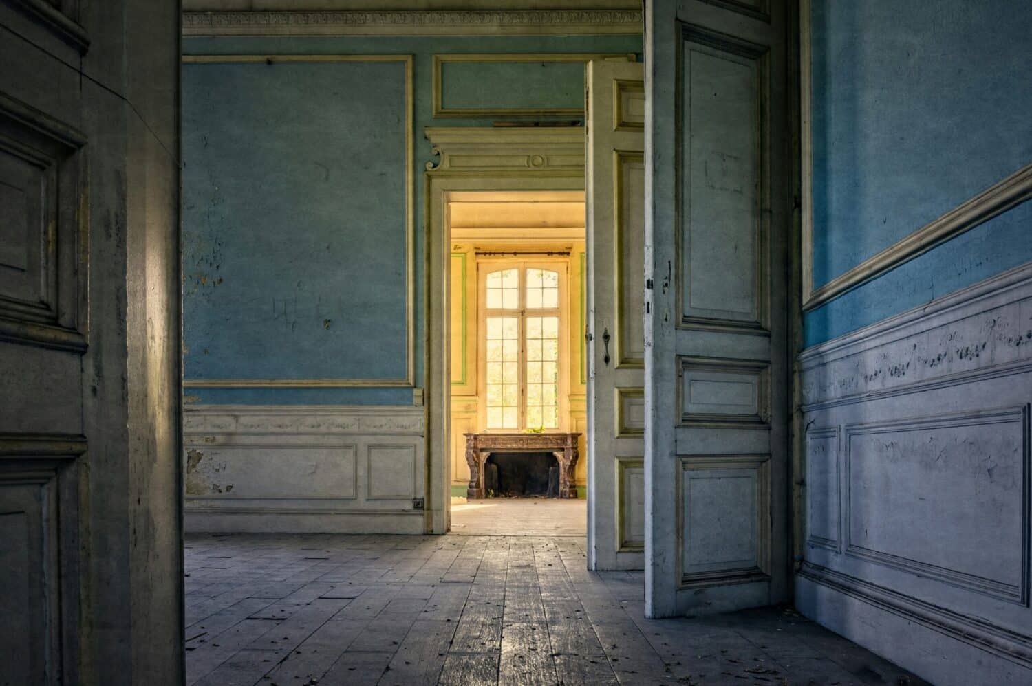 Property Blues - a poem by Roberto Cavaleiro