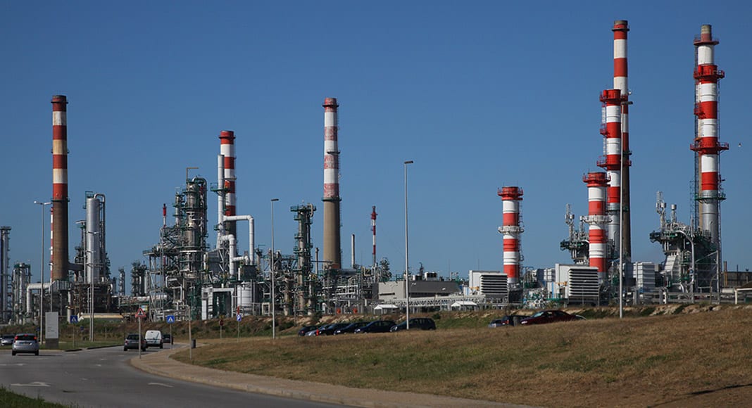 Petrogal workers push for Isabel dos Santos’ connections with GALP to be “urgently”severed