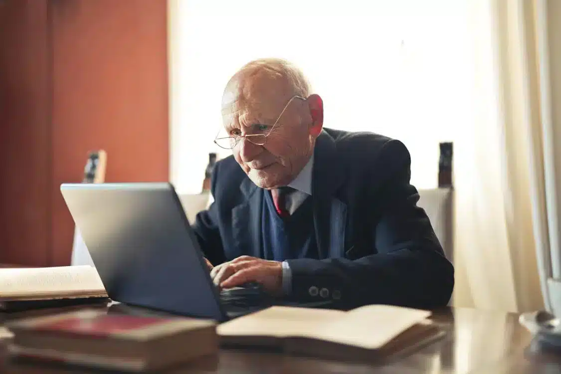 One in eight citizens continue to work after retirement