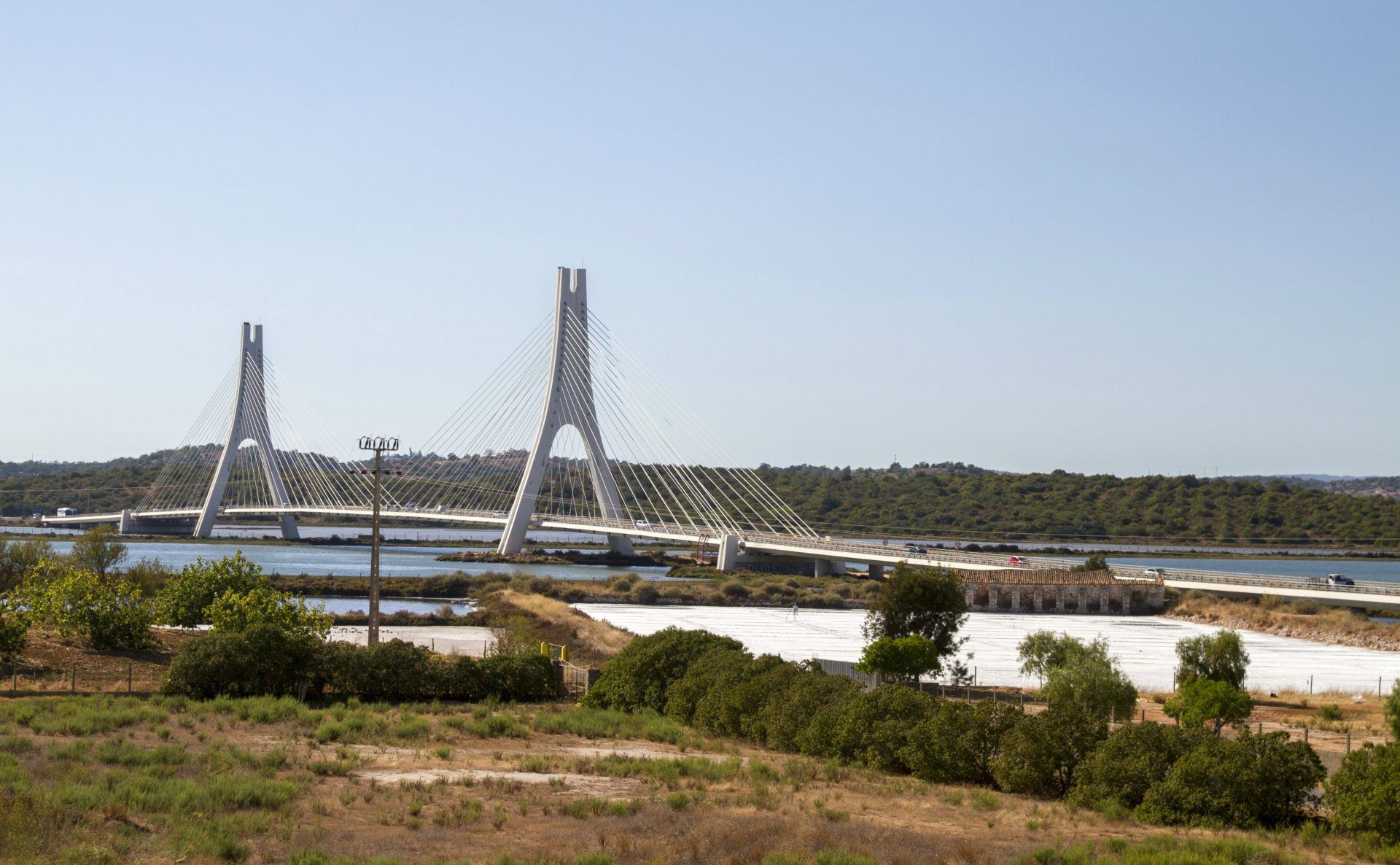 portugal-posts-algarve-towns-bridge-river-arade.jpg