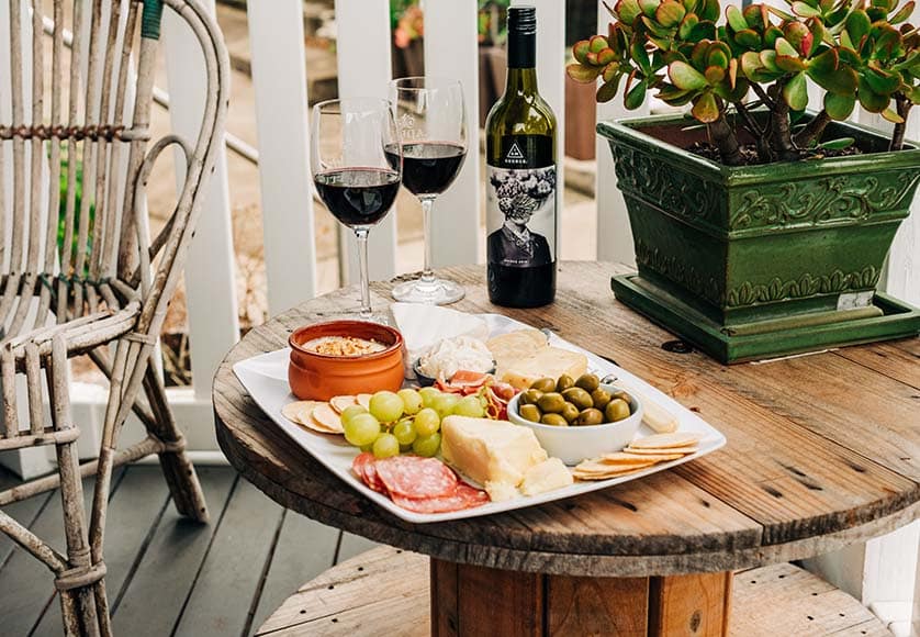 portuguese-food-wine-guide-algarve-quinta-dos-vales-estate|algarve-sardines-wine-quinta-dos-vales-pairing|cheese-charcuterie-board-algarve-quinta-dos-vales-wine-tasting|quinta