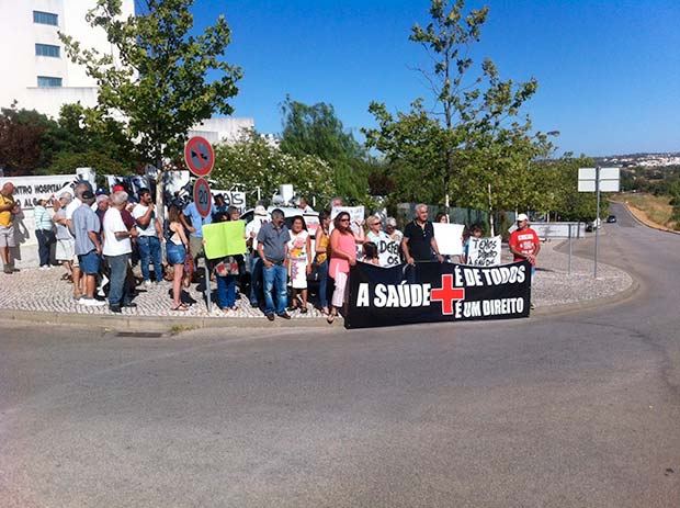 protesto-hospital-portimao.jpg