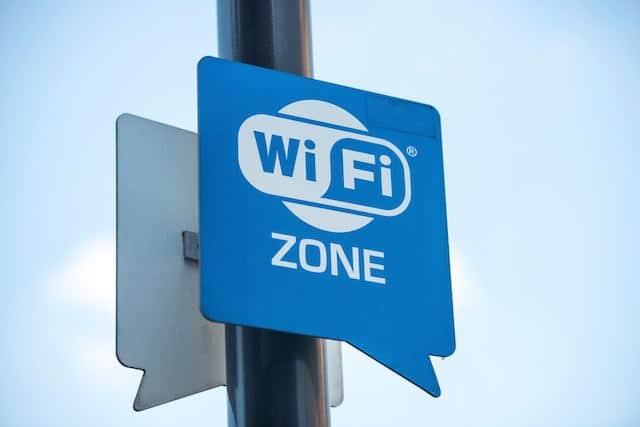 public-wi-fi-hotspots-know-the-risks-3.jpg