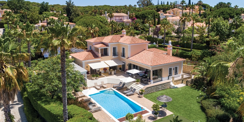 Villa in Fazenda Santiago to illustrate the property market in the Algarve.