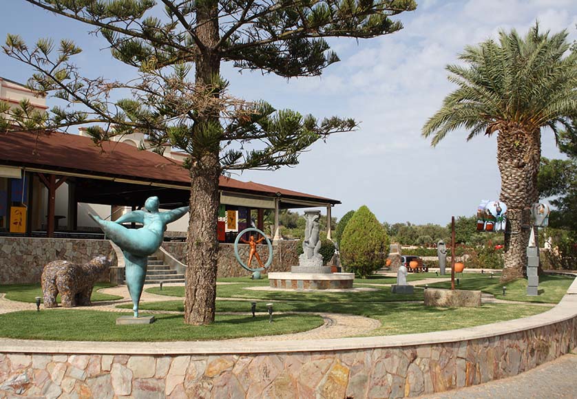 quinta-dos-vales-algarve-art-gallery-sculpture-paintings|algarve-quinta-dos-vales-estate-open-air-art-gallery-sculptures|algarve-quinta-dos-vales-estate-open-air-art-gallery-sculptures-grace|art-buying-algarve-portugal|buying-art-algarve-portugal