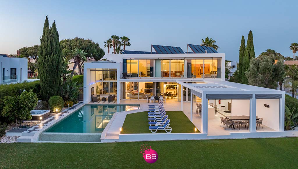 Photo of one of the villas SandyBlue has on their portfolio for extended stays|Photo of one of the villas SandyBlue has on their portfolio for extended stays|sandy-blue-3-sep-2024