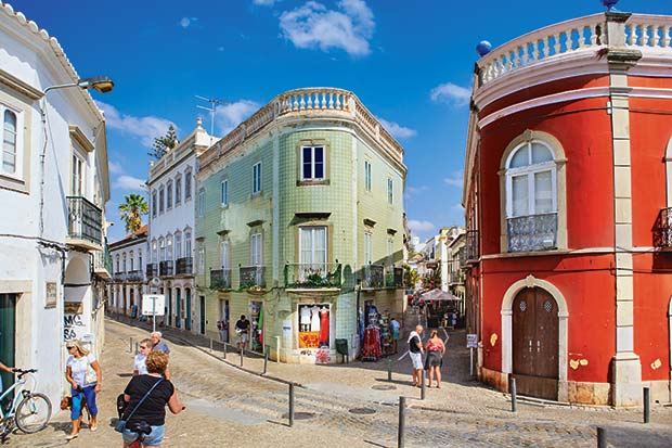 shutterstock_385784947_tavira.jpg